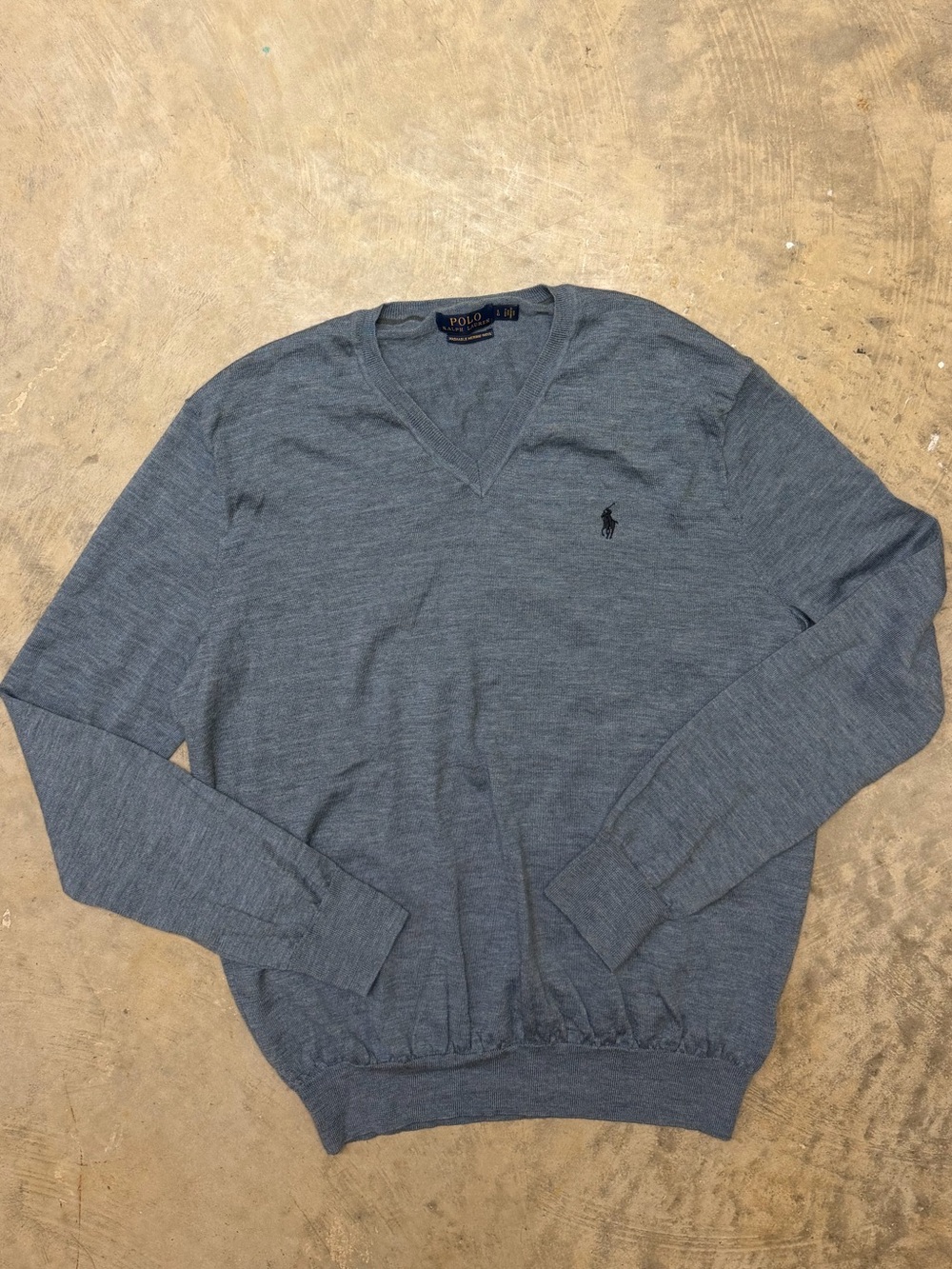 Ralph Lauren Men’s V-Neck merino Wool Sweater - Grey